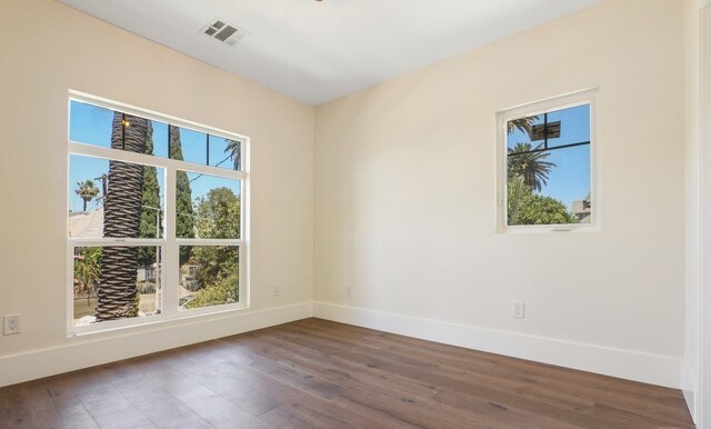Interior Photo - 1736 Clinton St