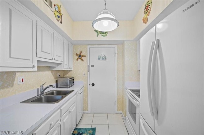 Building Photo - 220 Seaview Ct