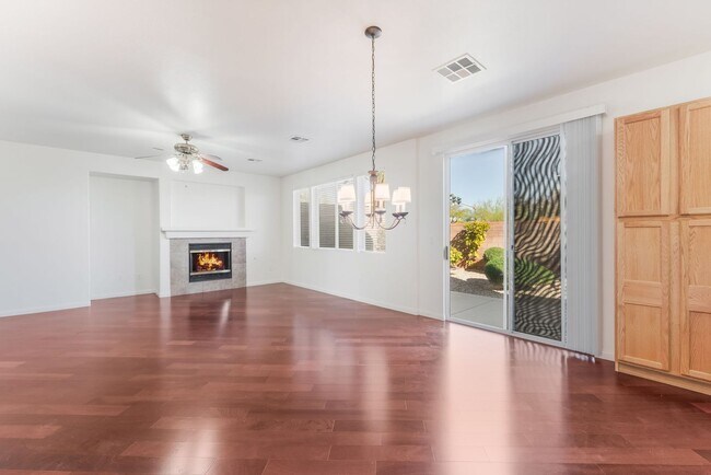 Foto del edificio - Spacious Two-Story Home in Gated Community!