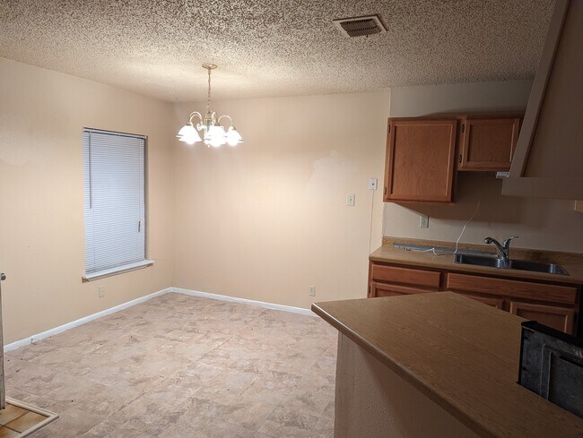 Foto del edificio - 1359 Bayou Dr