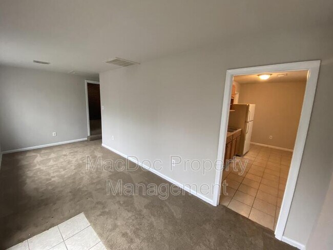 Foto del edificio - 265 Butler Rd