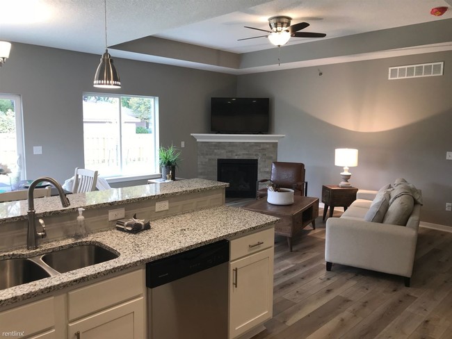 Building Photo - 2 br, 2 bath Townhome - Beaver Cove 4431