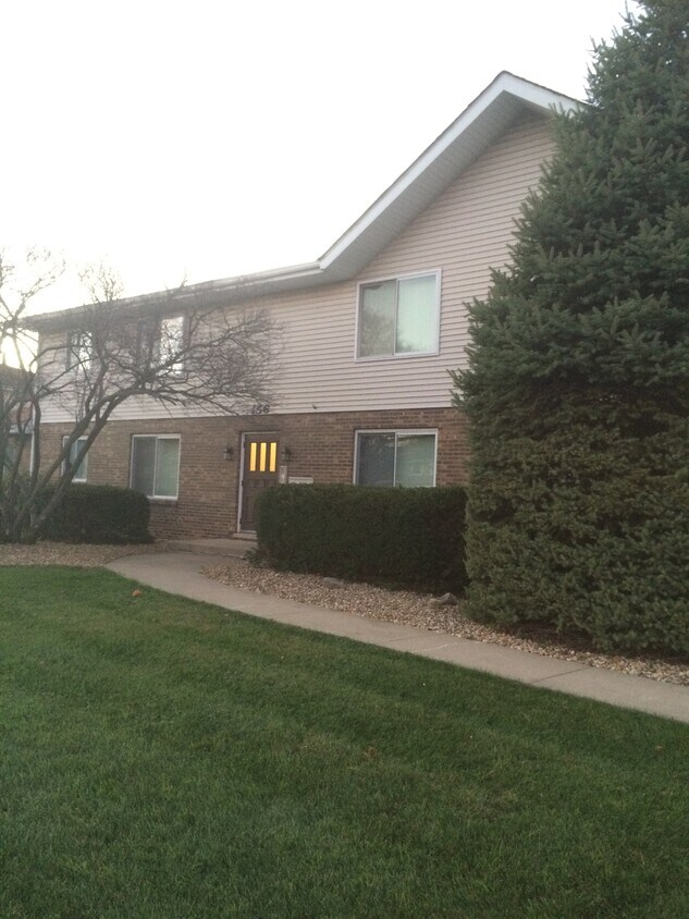 156 Plum Creek Dr Unit A, Schererville, IN 46375 Apartments in