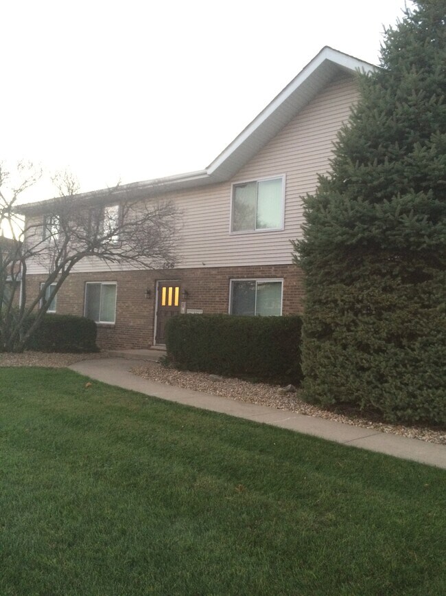 156 Plum Creek (Front) - 156 Plum Creek Dr