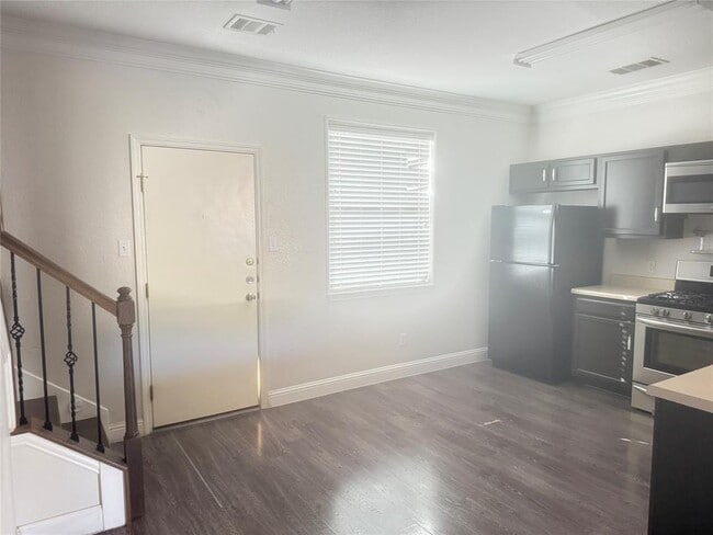 Building Photo - 14408 Charles Dickens Dr