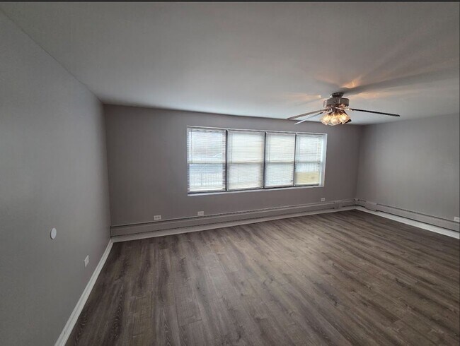 Foto del edificio - 6205 S Michigan Ave