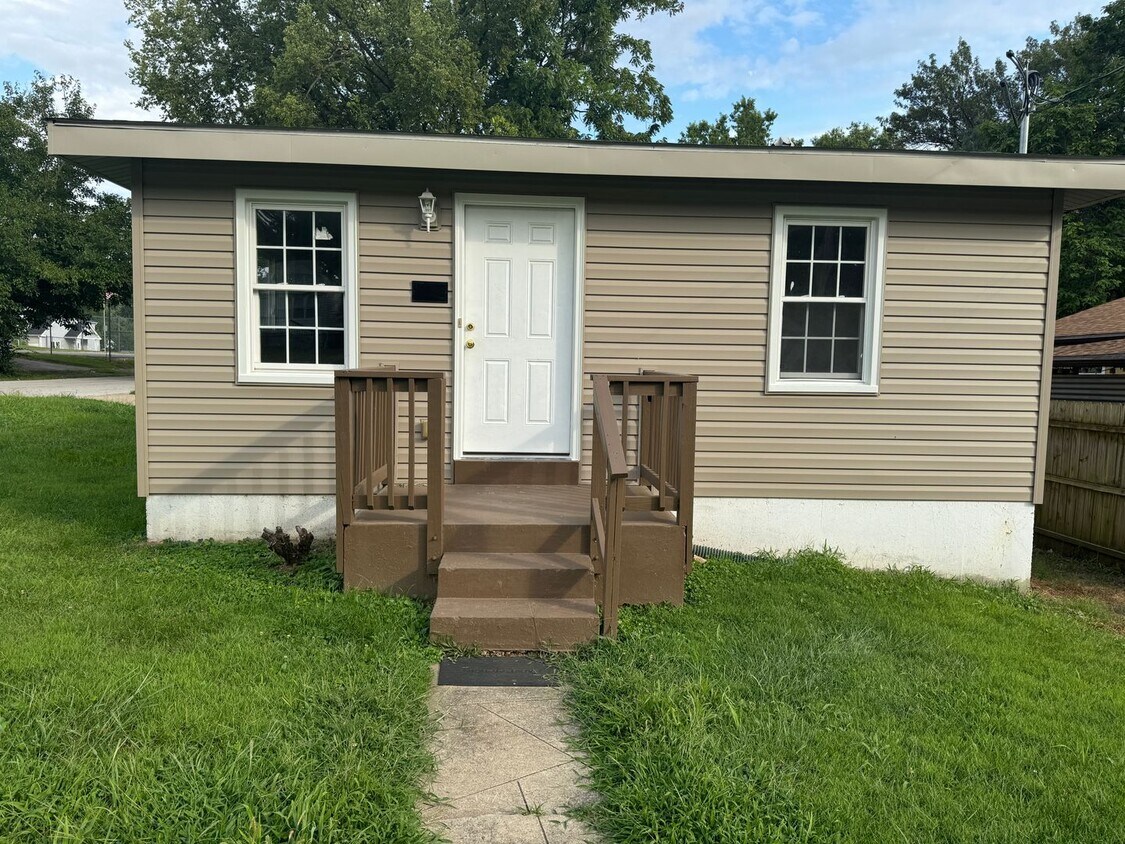 140 Bascom Dr, St. Louis, MO 63135 - House Rental in St. Louis, MO ...