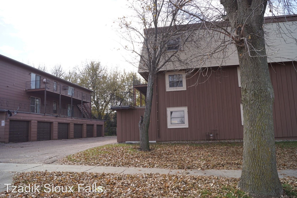 Foto principal - 4205-4401 E Ronning Dr