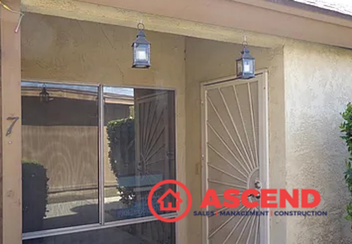 Building Photo - Quaint 3 Bedroom Home Near Stockdale Hwy. & New Stine Rd.