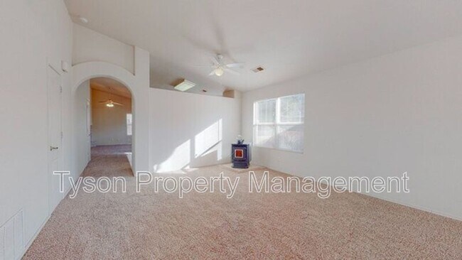 Foto del edificio - 7605 Kentwood Ave NW