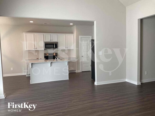 Building Photo - 145 Avalon Wy