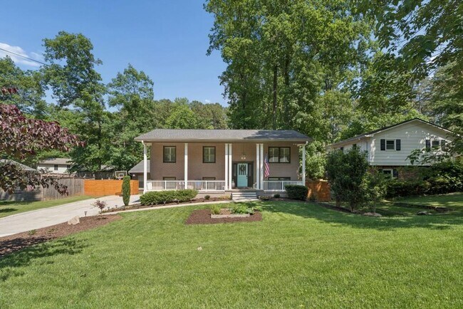Building Photo - 4097 Longview Dr