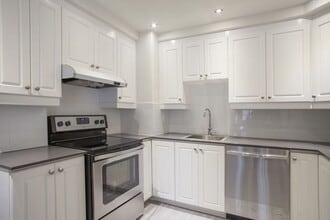 Building Photo - 3468 Rue Drummond