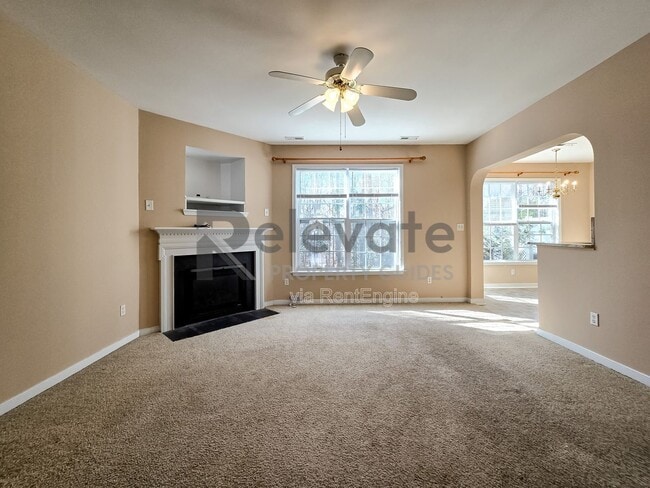 Foto del edificio - 805 Parkland Pl