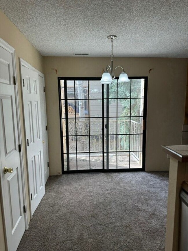 Building Photo - 4819 White Rock Cir