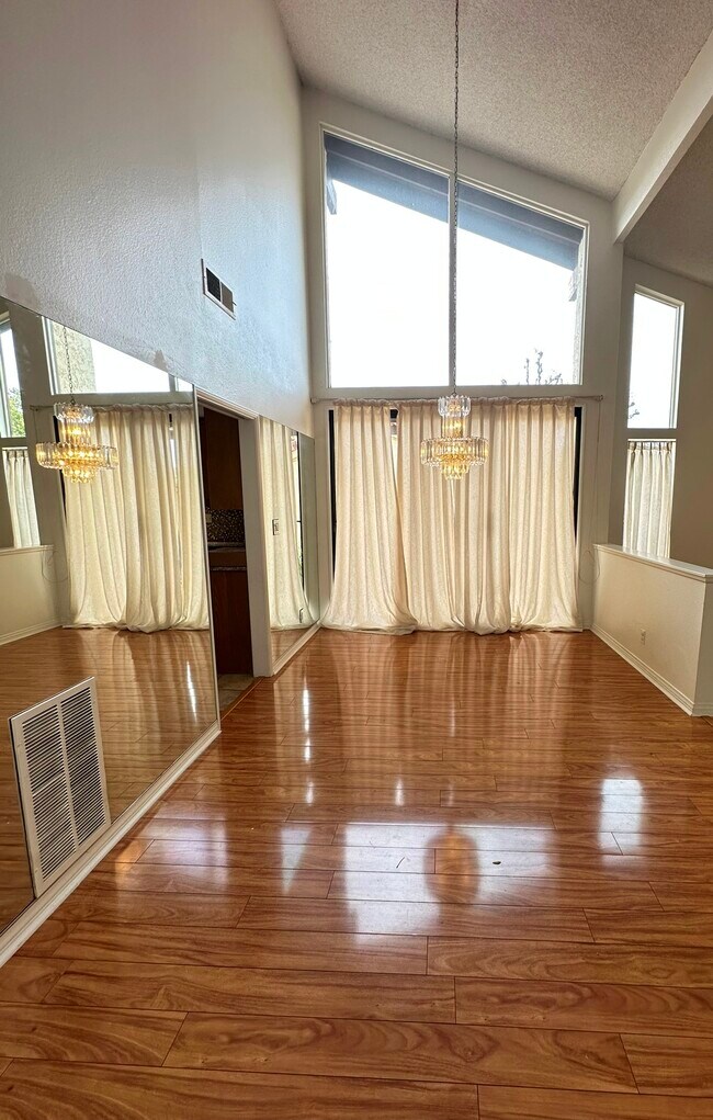 Foto del edificio - 4039 Lamarr Ave