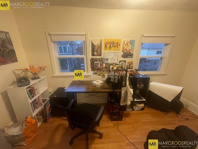 Building Photo - 10 Pinkham Rd