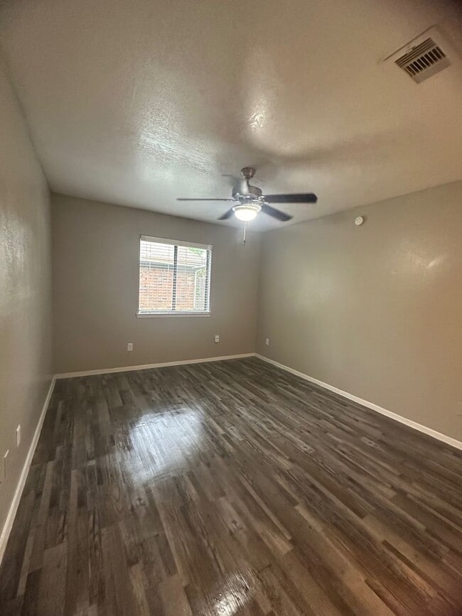 Photo - 1719 Park Vista Drive #203 Apartment