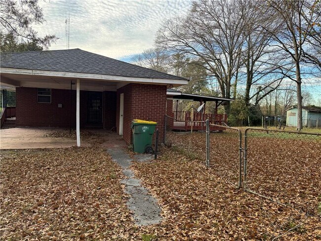 Foto del edificio - 556 Lamar Dr