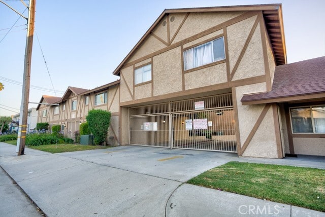 Foto del edificio - 313 S Almansor St