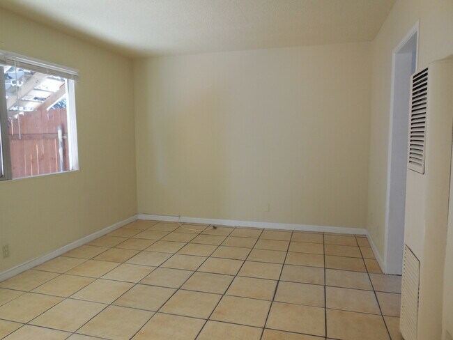 Foto del edificio - 437 Walnut Ave