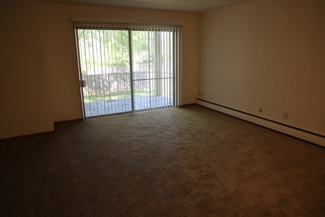 Building Photo - South Oaks Apartments