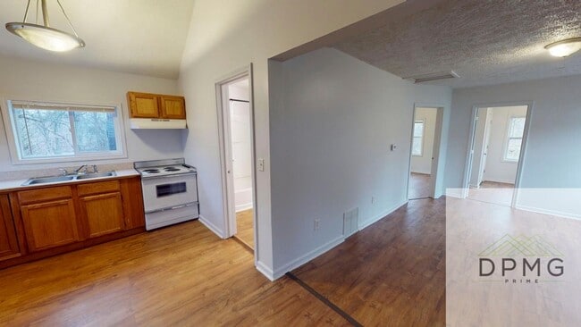 Photo - 2814 Vermont St House