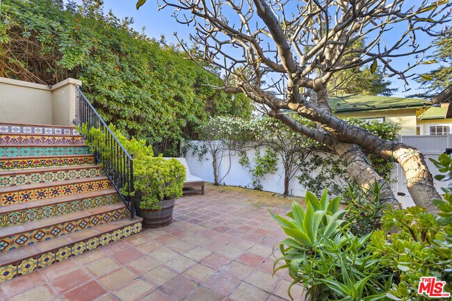 Foto del edificio - 4182 Irving Pl