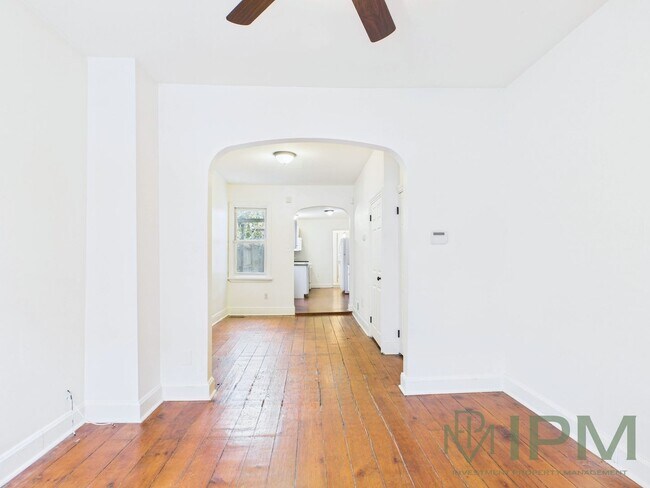 Foto del edificio - Available Now! Charming 3 Bedroom, 1.5 Bat...