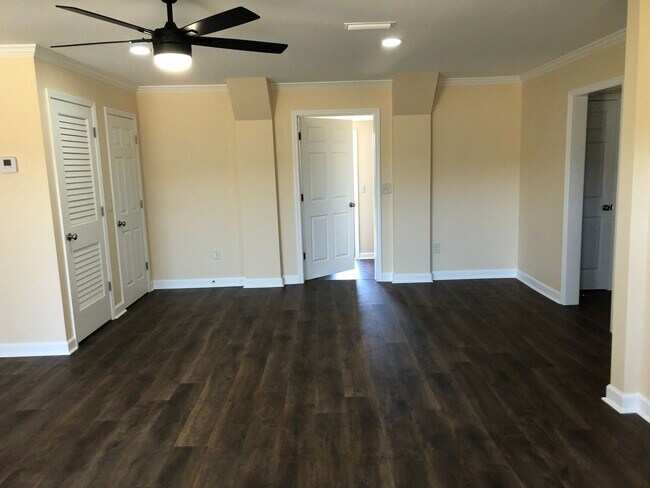 Foto del edificio - 2016 Iris Rd