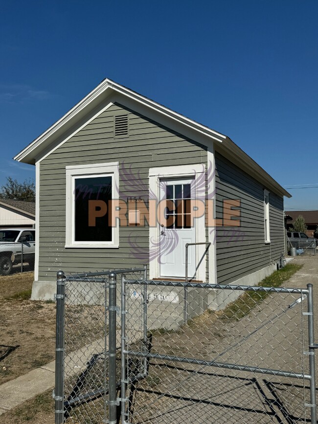 Building Photo - 1155 Sampson St