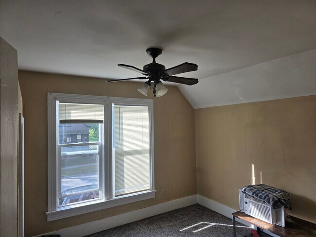 Foto del edificio - 1316 Center Ave