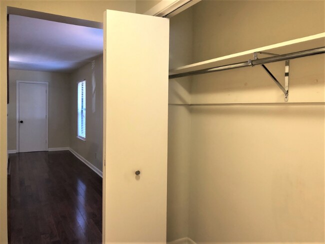 Foto del edificio - 518 E 7th St