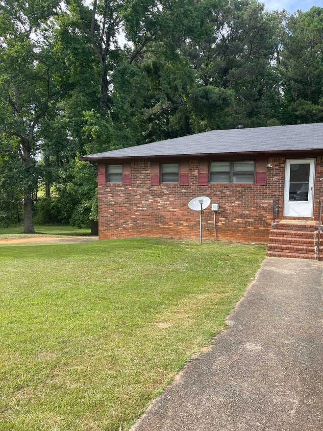 Primary Photo - Duplex in Douglasville