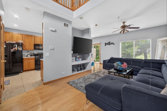 Building Photo - 949 Tanager Ct