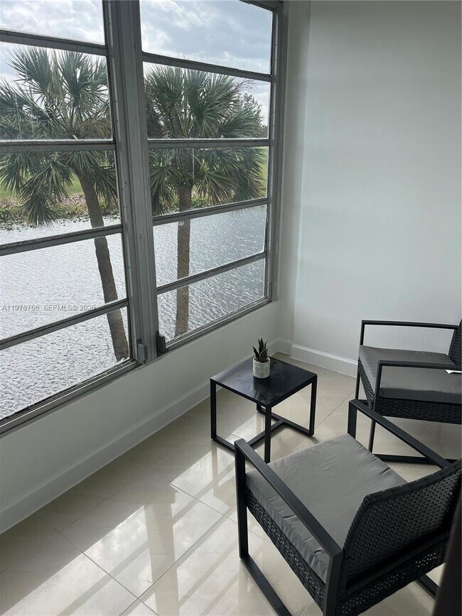 Foto del edificio - 2451 SW 82nd Ave