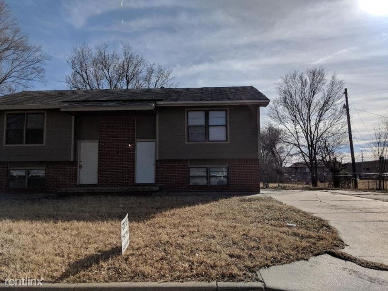 Primary Photo - 2 br, 1.5 bath Townhome - 3103 W Edna St