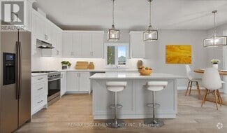 Building Photo - 45 Vanrooy Trail