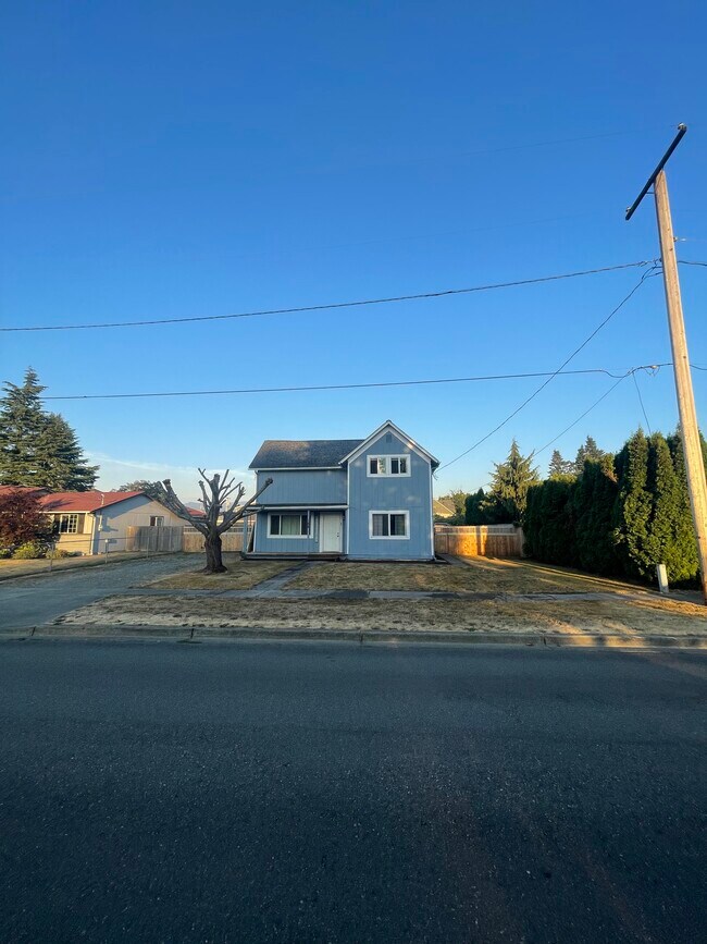 Building Photo - 188 Cottage St