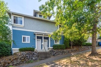 Building Photo - 1732 27th Ave