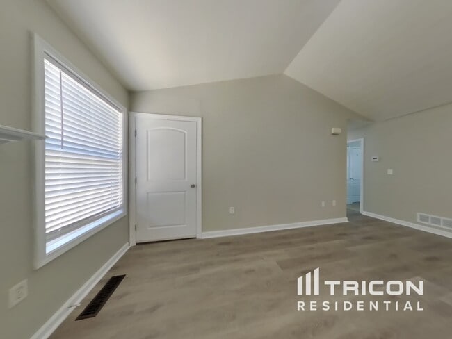 Building Photo - 121 Millwheel Dr
