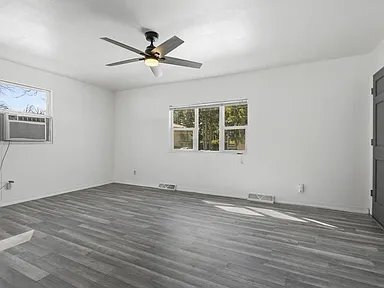 Foto del edificio - 5604 Bjelde Ln