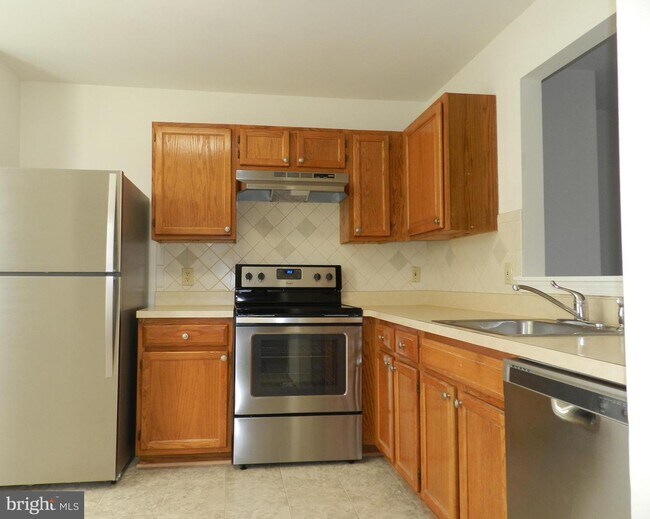 Building Photo - 304 Pinnacle Dr