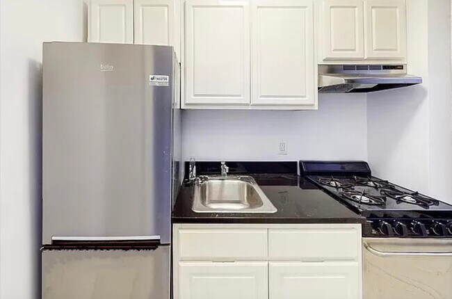 Foto del edificio - 156-160 E 55th St