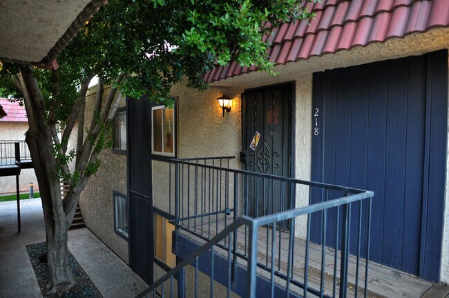 Foto del edificio - EXCELLENT CONDO IN THE HEART OF TEMPE!
