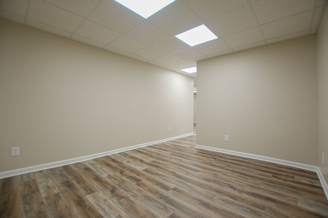 Building Photo - Quaint One Bedroom Apartment Off Ringgold Rd.