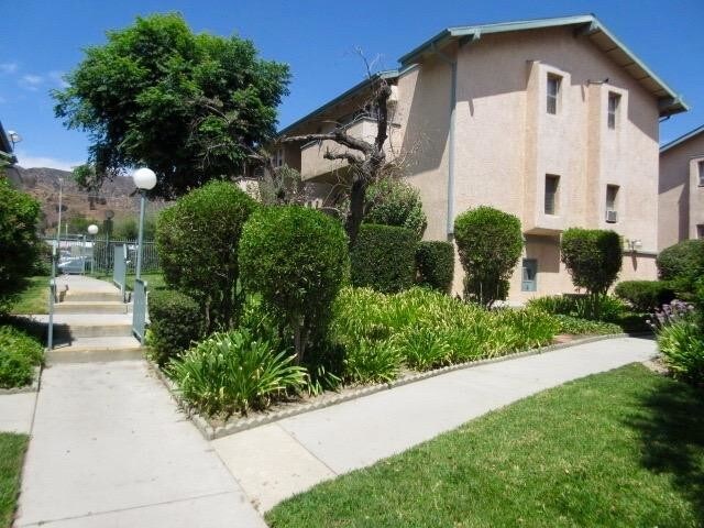 Building Photo - 1 bedroom in Sylmar CA 91342