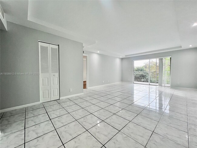 Building Photo - 8450 Lagos De Campo Blvd
