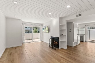 Building Photo - 14 Seascape Dr