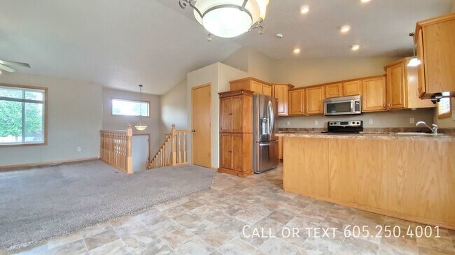 Building Photo - Spacious 5-Bedroom Gem with Open Concept &...